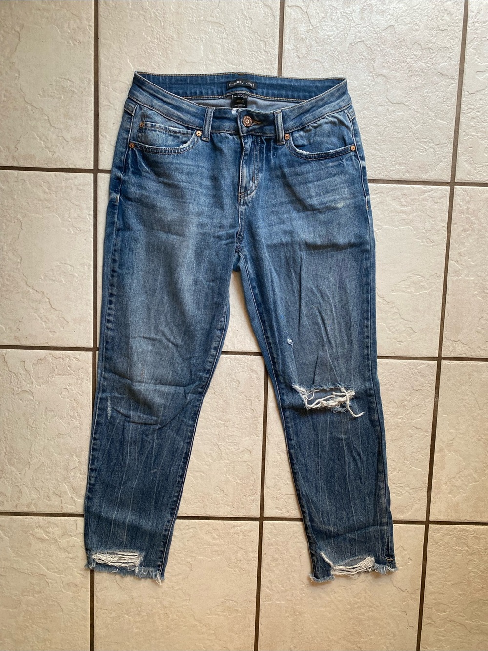 Sincerely Jules jeans straight ankle distressed medium wash women’s size 7/28